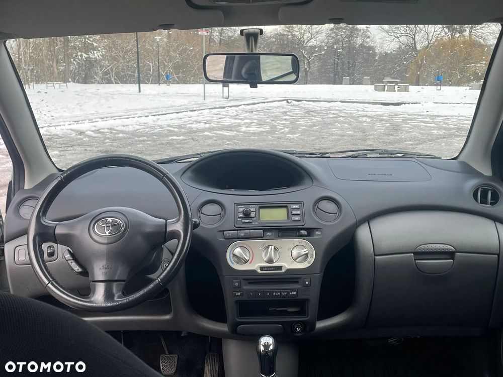 Toyota Yaris 1.3 Edition - 10