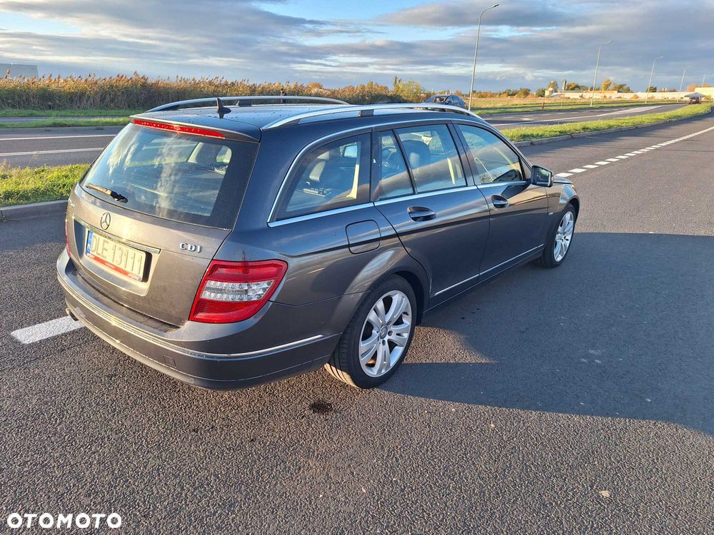 Mercedes-Benz C-Class 2010 photo 4