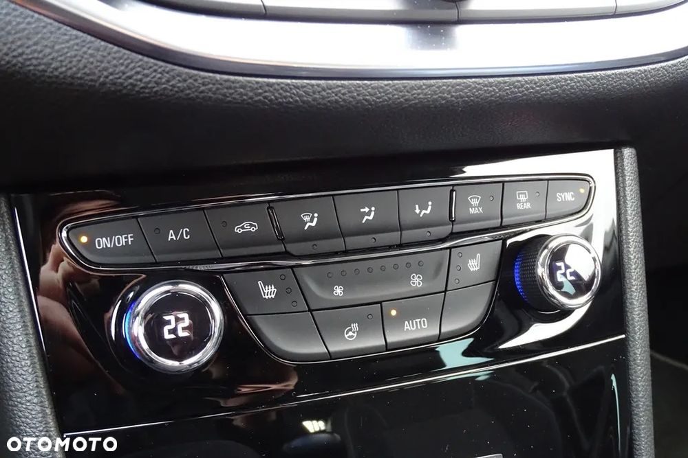 Opel Astra 1.4 Turbo Sports Tourer Innovation - 36