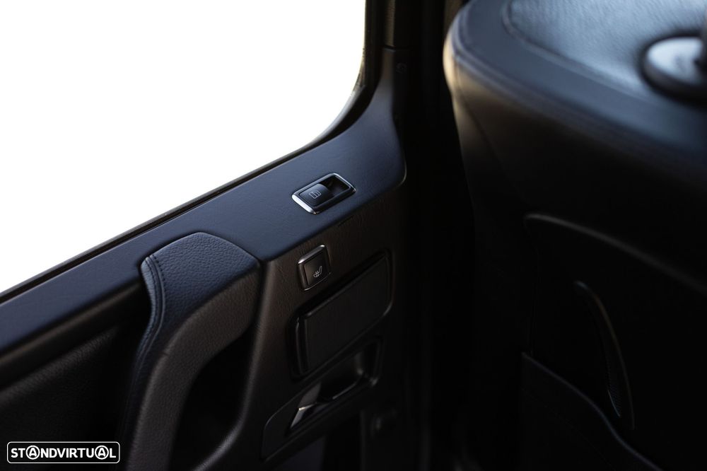 Mercedes-Benz G 350 d - 36