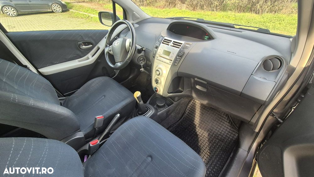 Toyota Yaris 1.3 Sol - 14