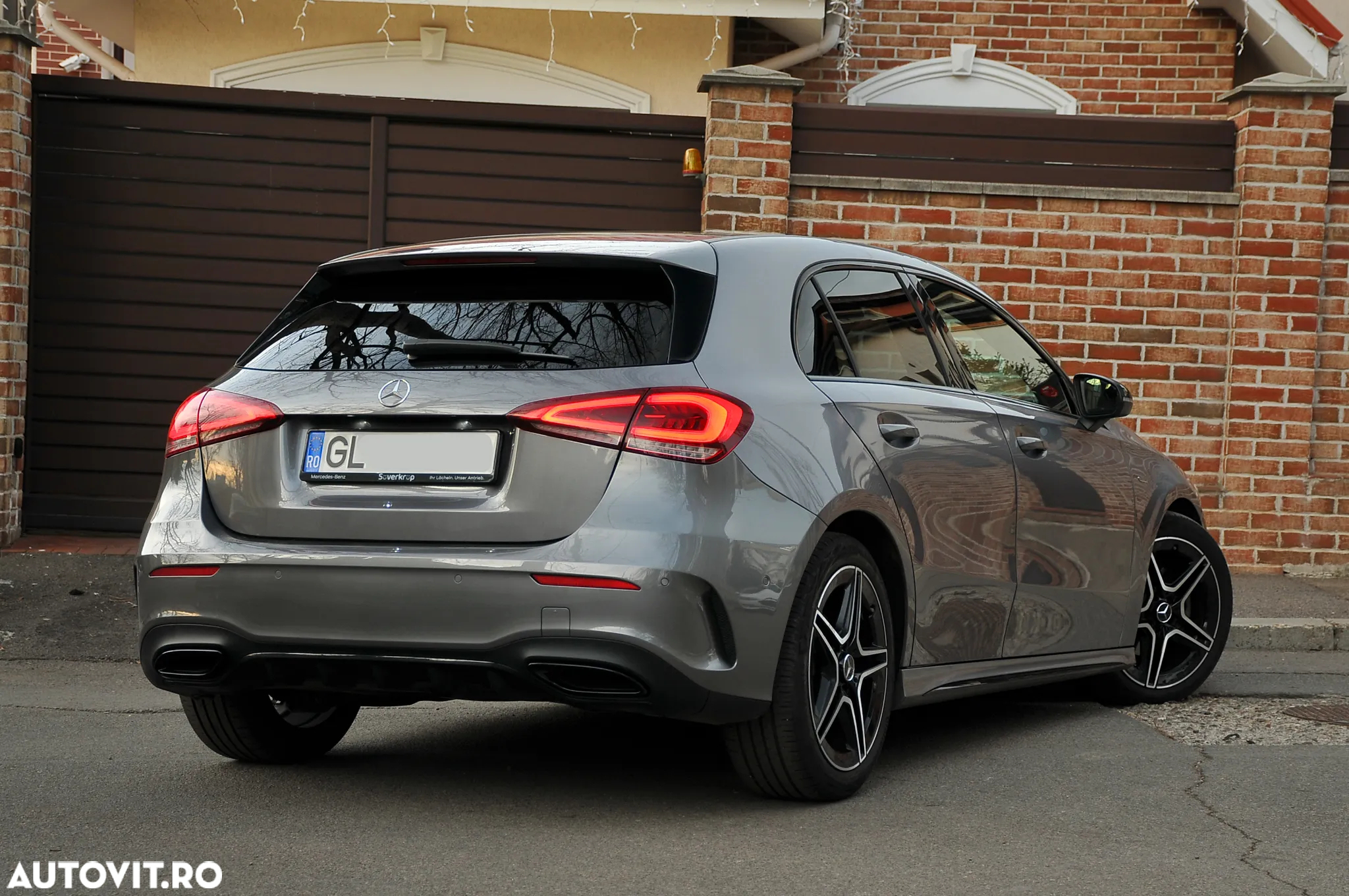 Mercedes-Benz A 220 d 4Matic 8G-DCT AMG Line - 2
