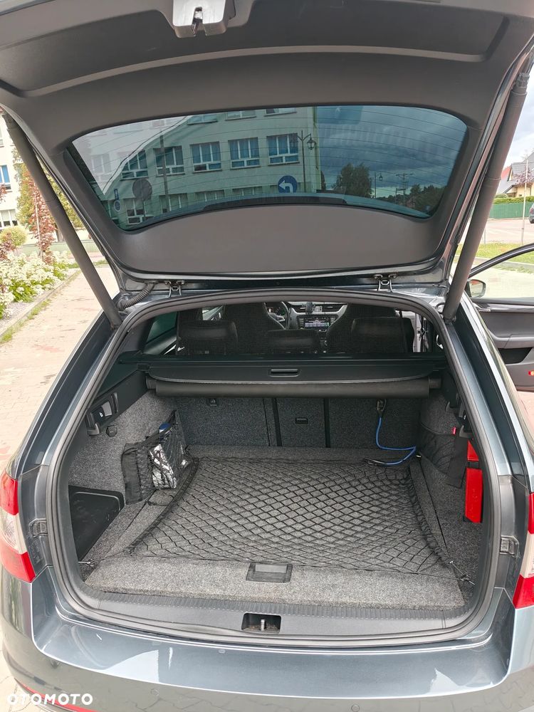 Skoda Octavia 2.0 TDI RS DSG - 12