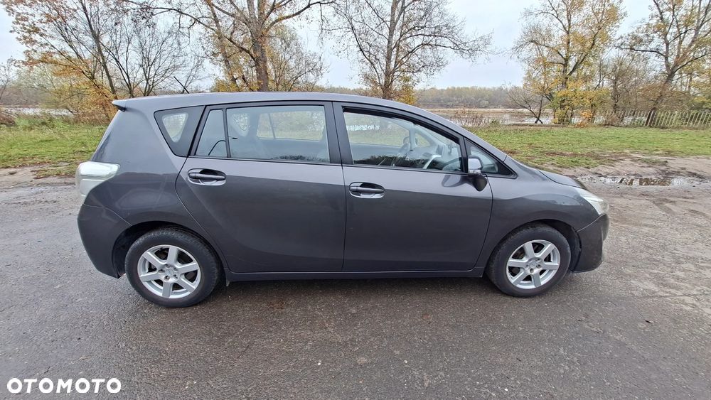 Toyota Verso - 3
