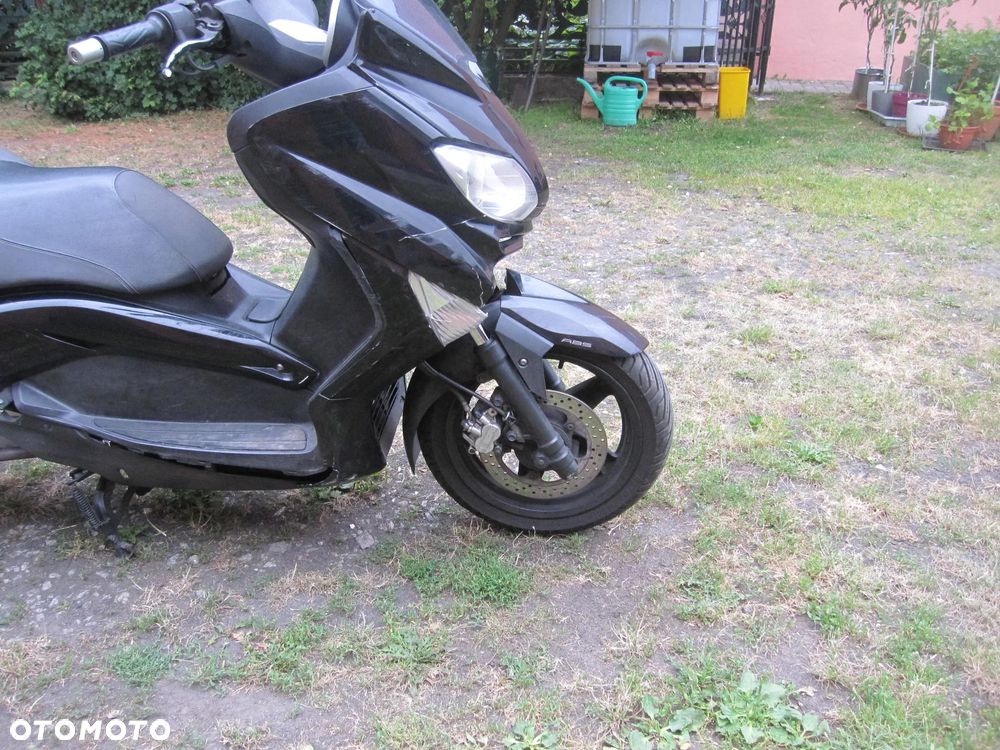 Yamaha X-max - 12