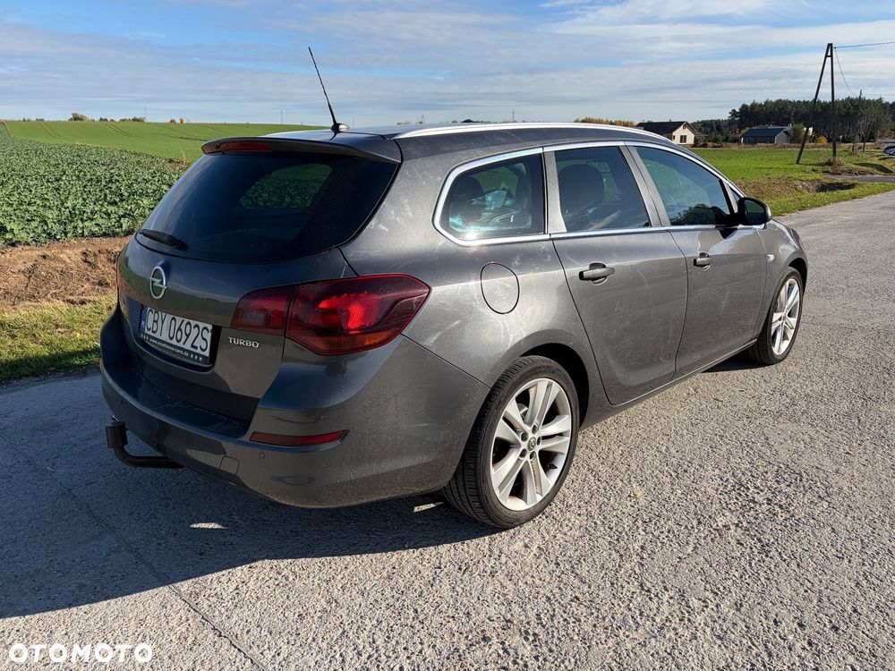 Opel Astra 2011 photo 5