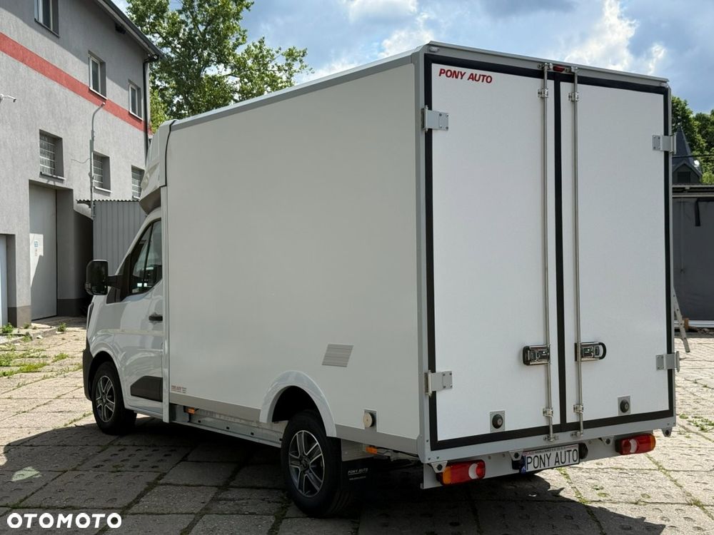 Renault Nowy Master Izoterma 2,5T DMC - 3