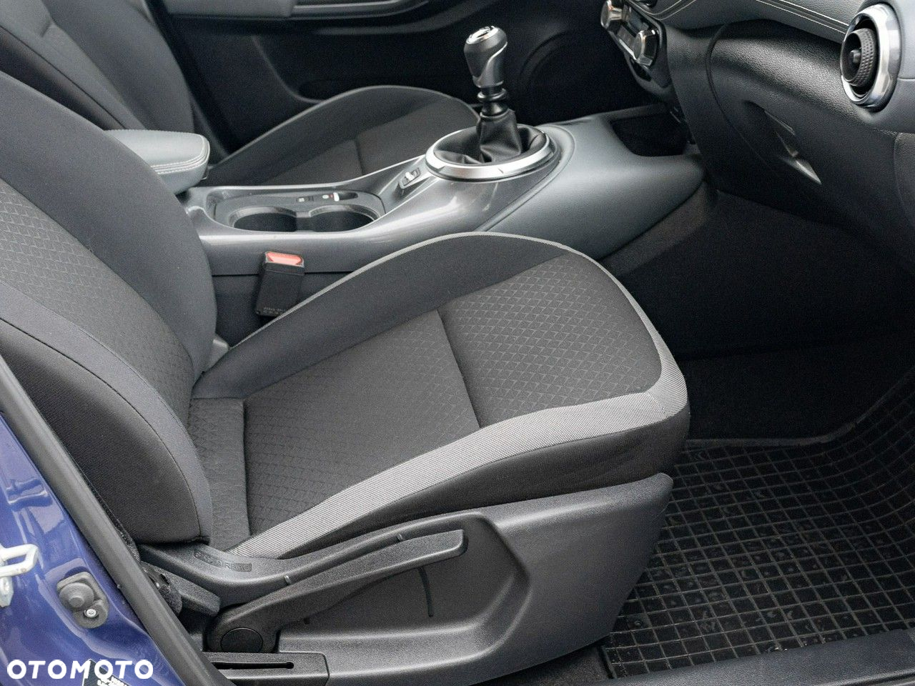 Nissan Juke 1.0 DIG-T N-Connecta - 30