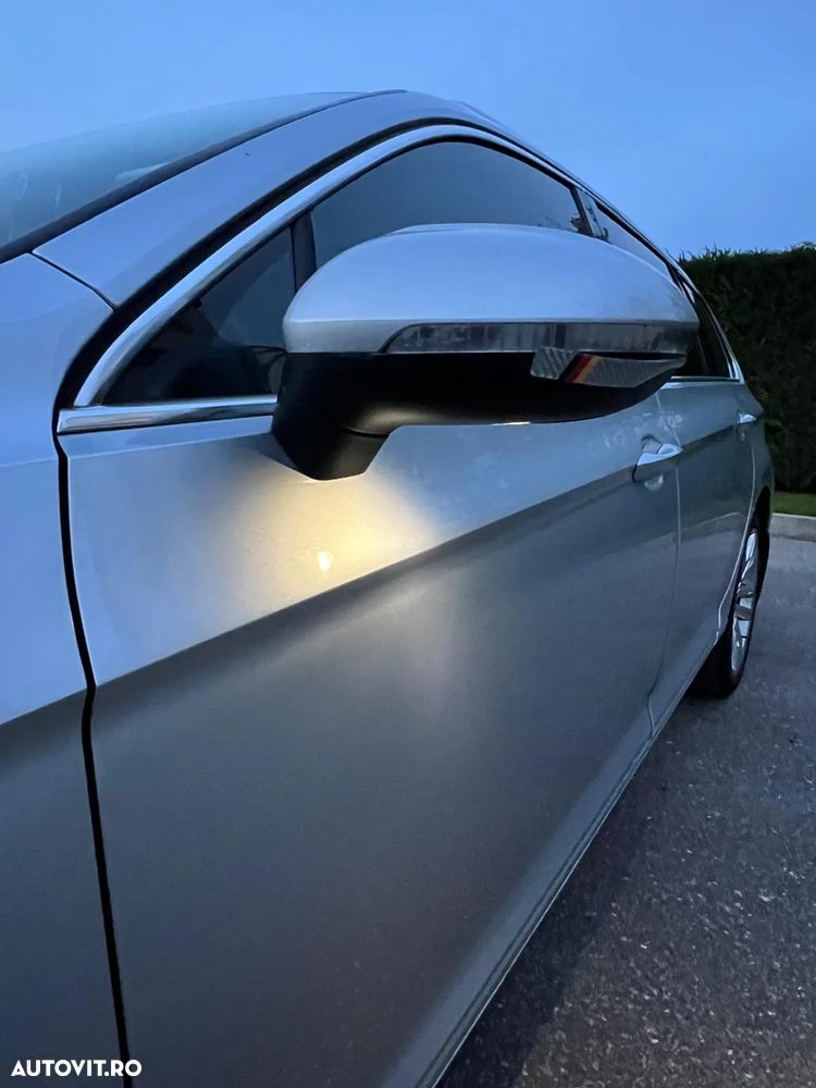 Volkswagen Passat 2.0 TDI (BlueMotion Technology) DSG Highline - 24