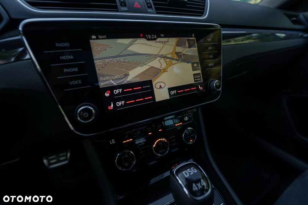 Skoda Superb 2.0 TSI 4x4 DSG Sportline - 27