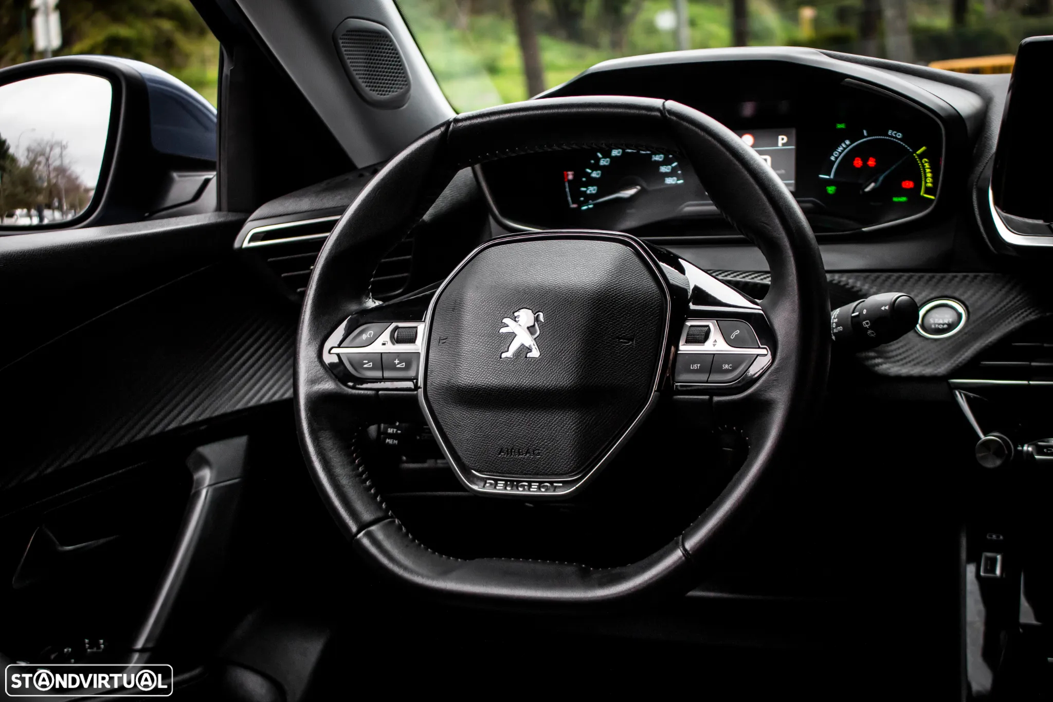Peugeot e-2008 Allure - 34