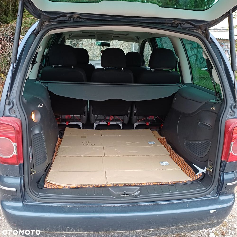 Volkswagen Sharan - 14