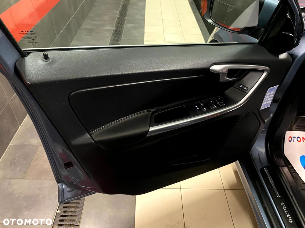 Volvo XC 60 D4 Geartronic Momentum - 15