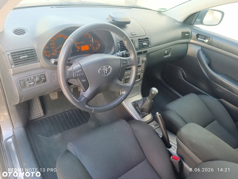 Toyota Avensis 1.8 VVT-i Combi - 9