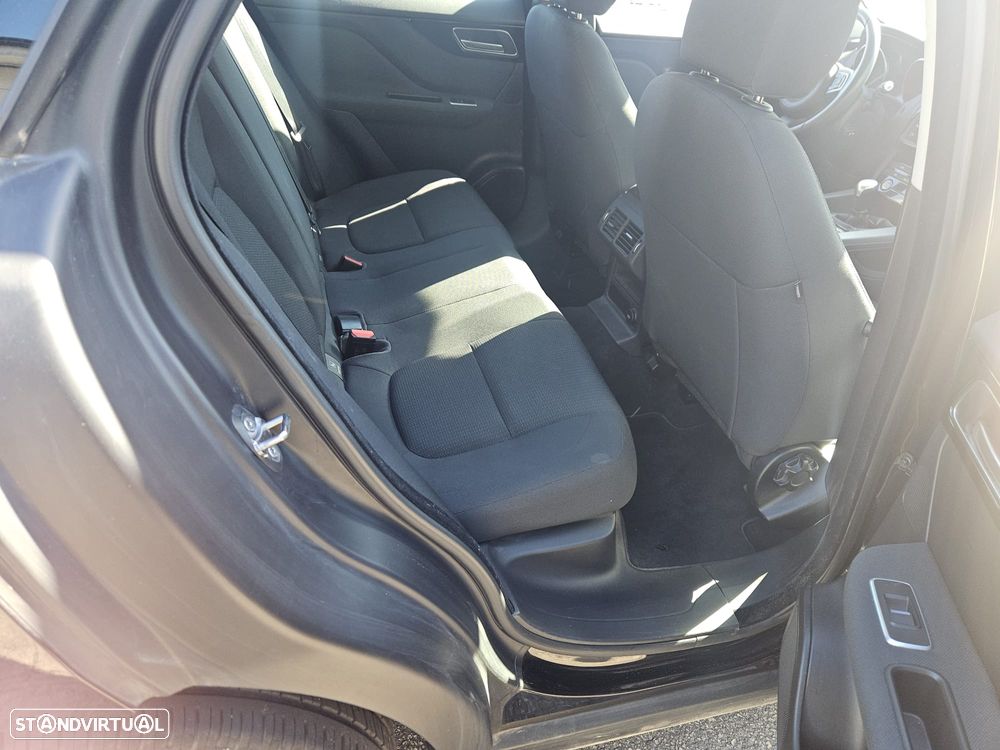 Jaguar F-Pace 2.0 i4D Pure - 8