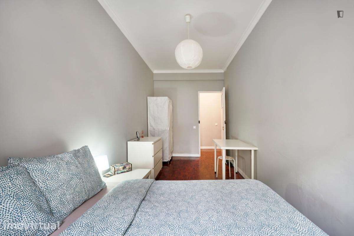 Quarto - localizado em Benfica Lisbon - Grande imagem: 4/42