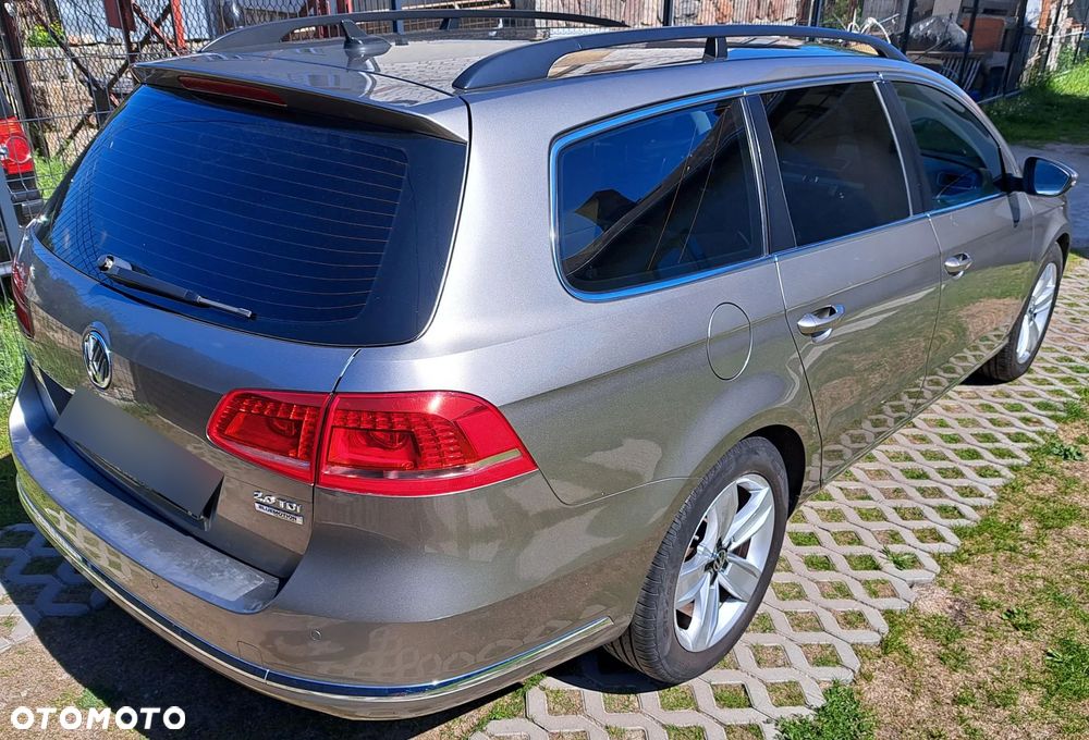 Volkswagen Passat 2.0 TDI Comfortline DSG - 11