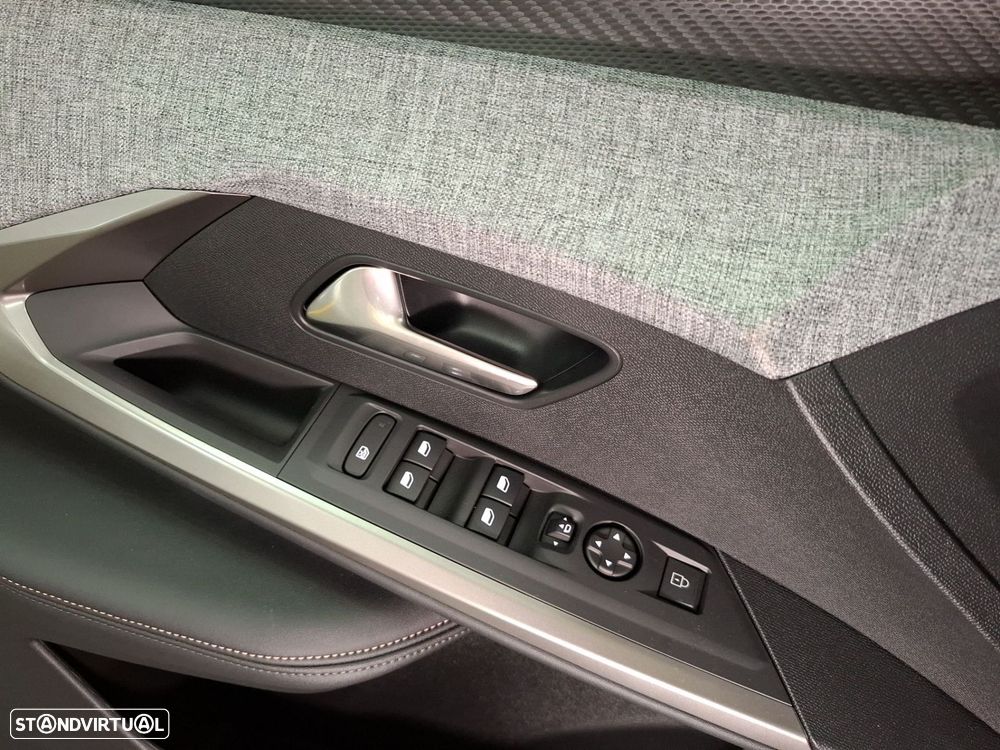 Peugeot 3008 1.2 Hybrid Allure e-DCS6 - 20