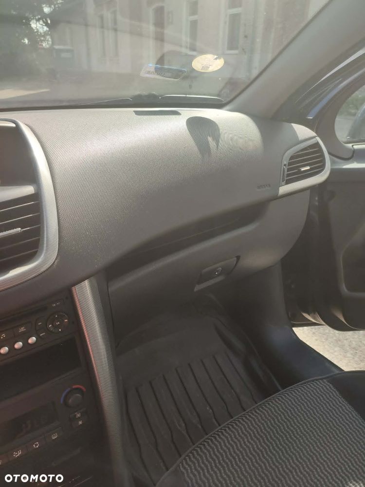 Peugeot 207 1.4 - 12