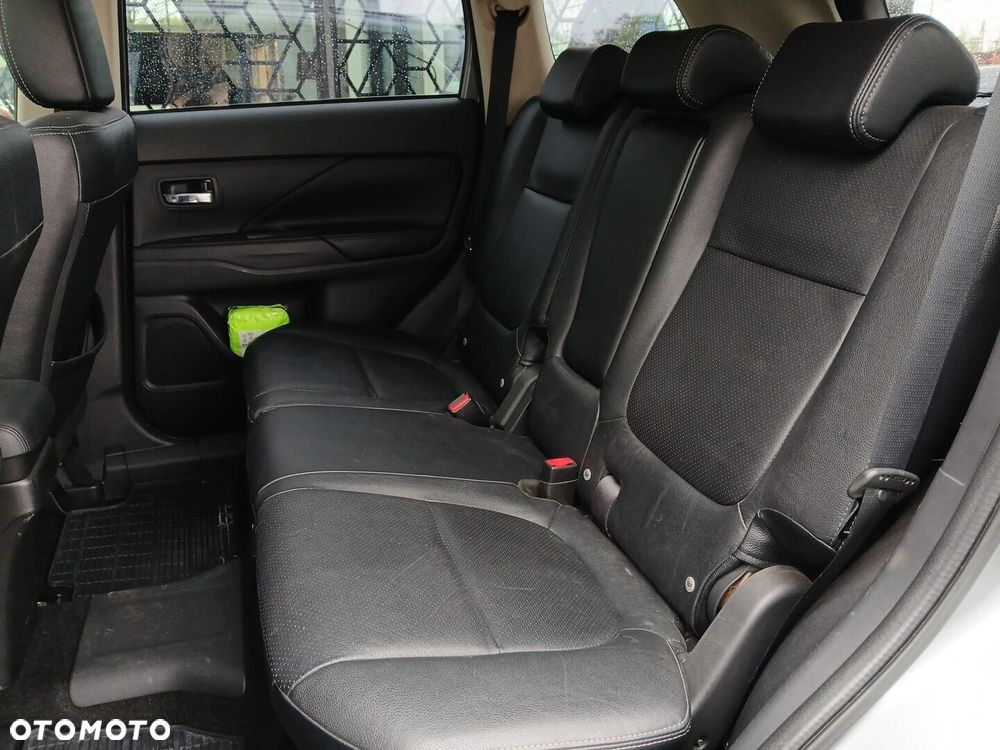 Mitsubishi Outlander - 8