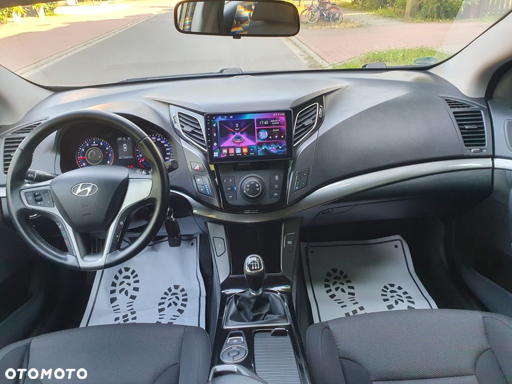Hyundai i40 Kombi blue 1.6 Trend - 9
