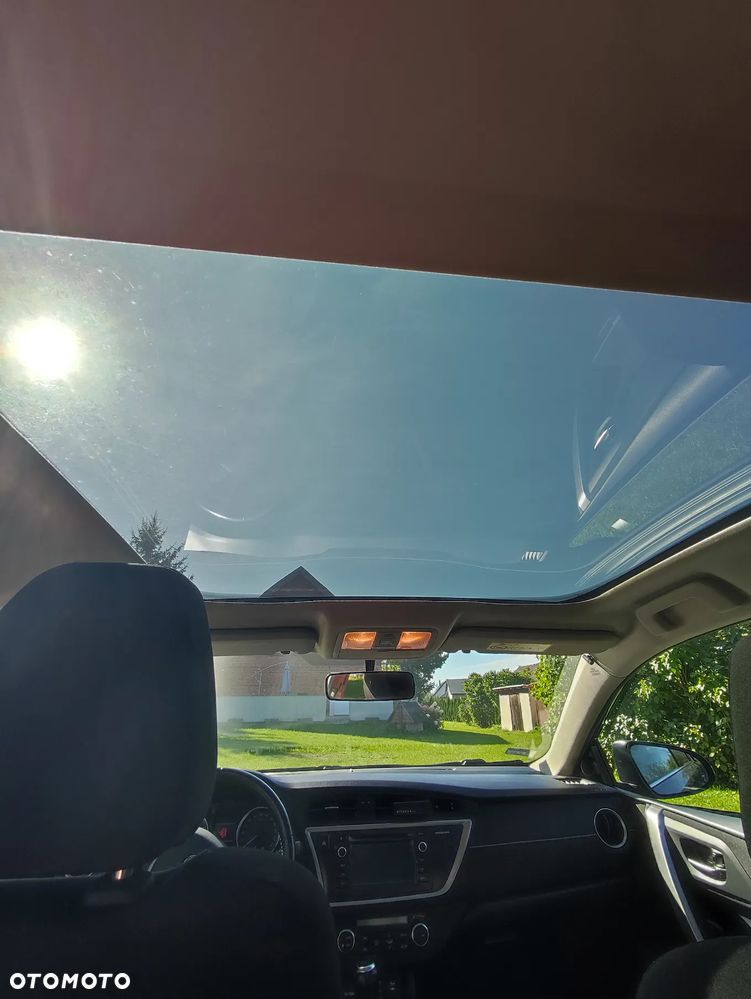 Toyota Auris 1.6 Premium Comfort - 4