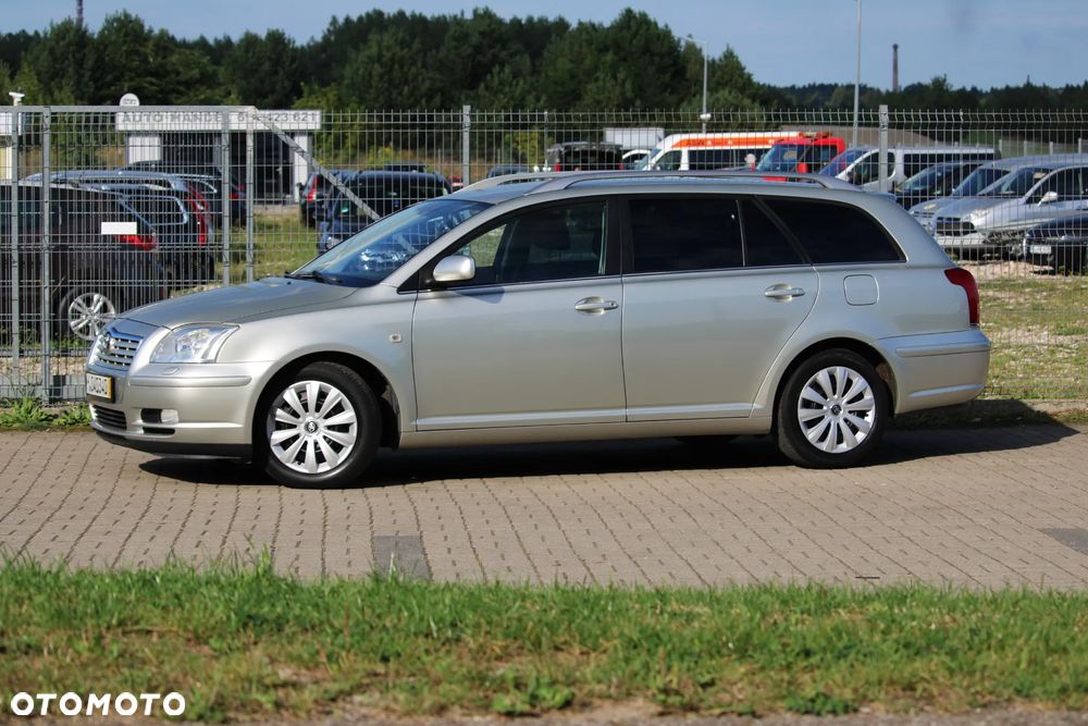 Toyota Avensis - 4