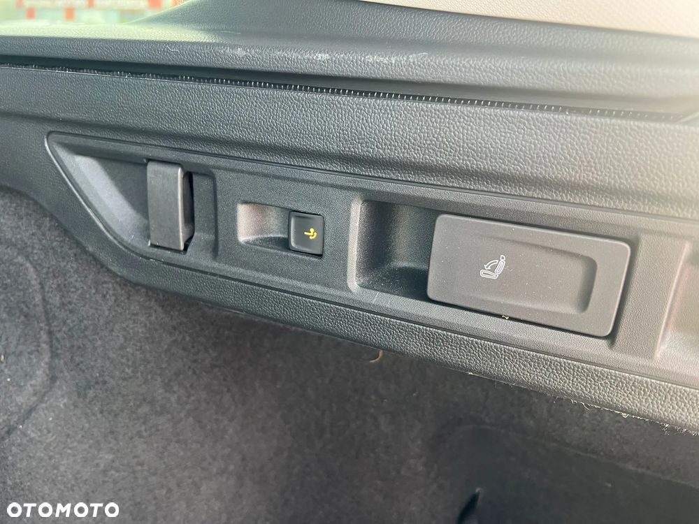 Skoda Superb 1.5 TSI mHEV Selection DSG - 4