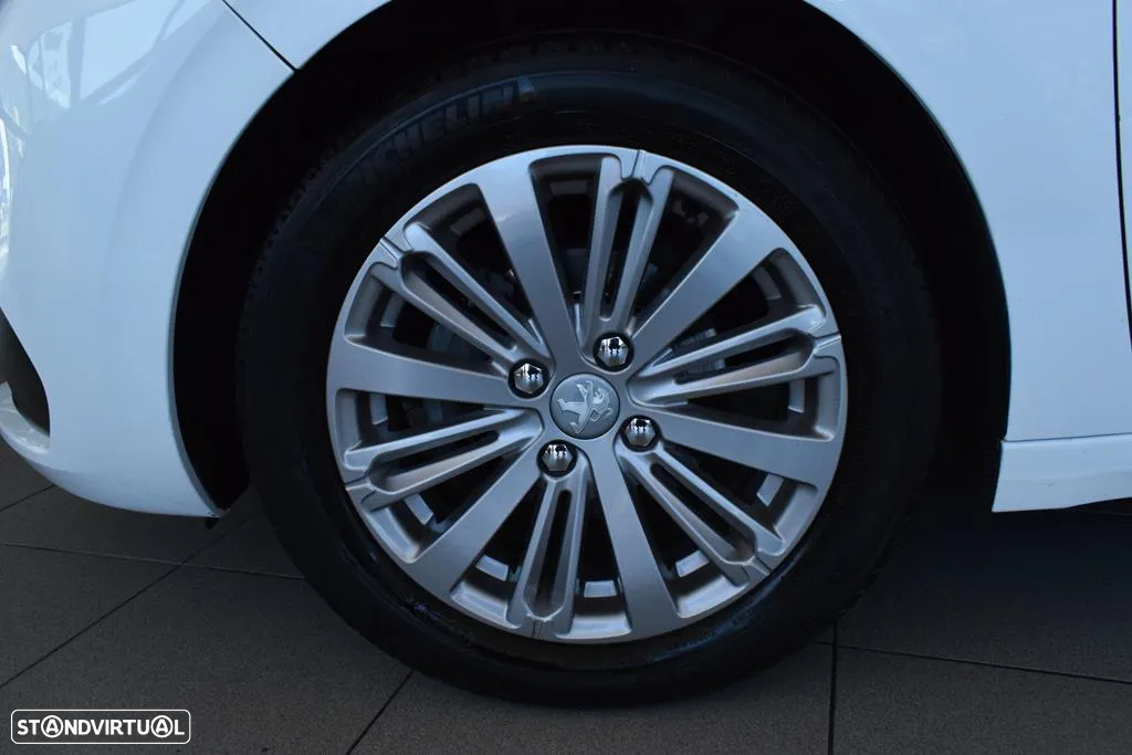 Peugeot 208 1.2 PureTech Signature - 46