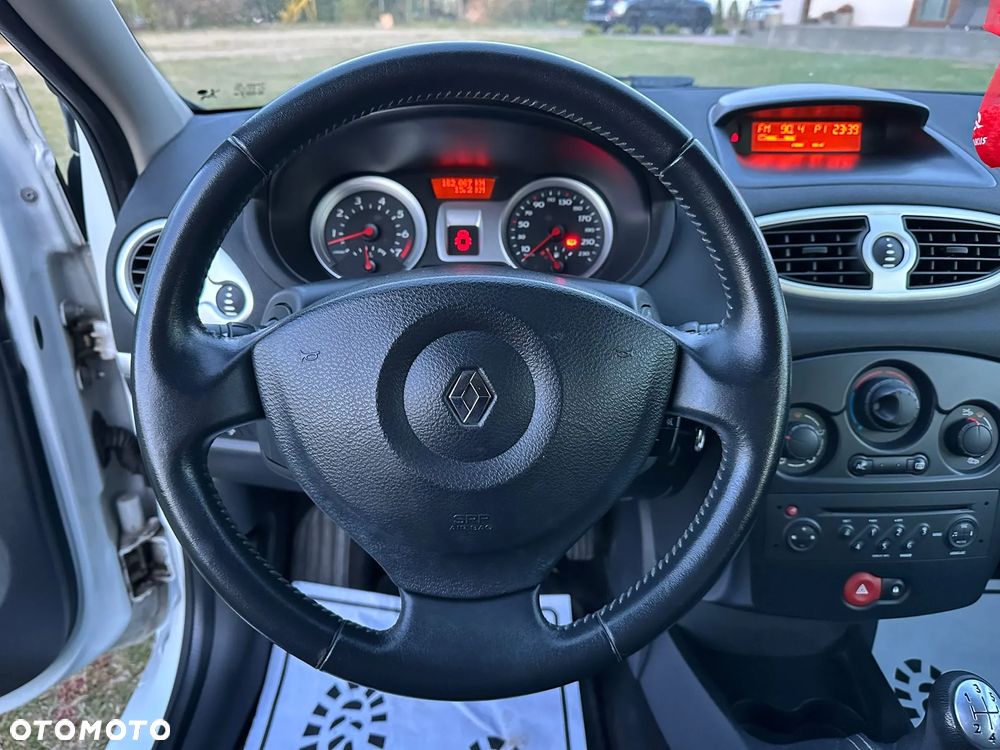 Renault Clio - 17
