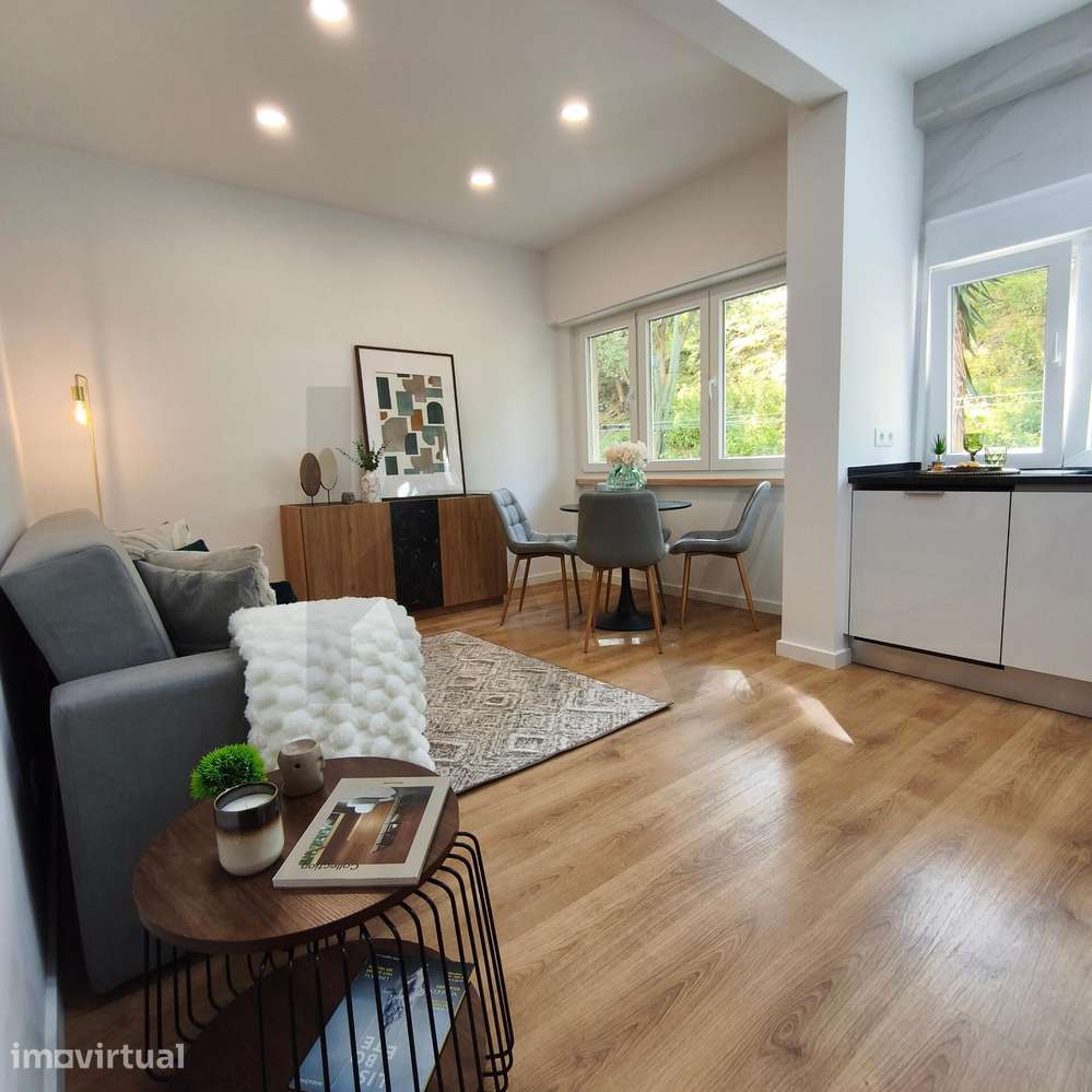 Apartamento T2 Totalmente Remodelado com Arrecadação Ampla – Benfica, - Grande imagem: 3/23