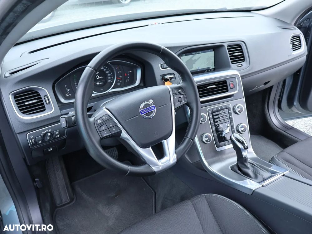 Volvo V60 D2 Geartronic Momentum - 26