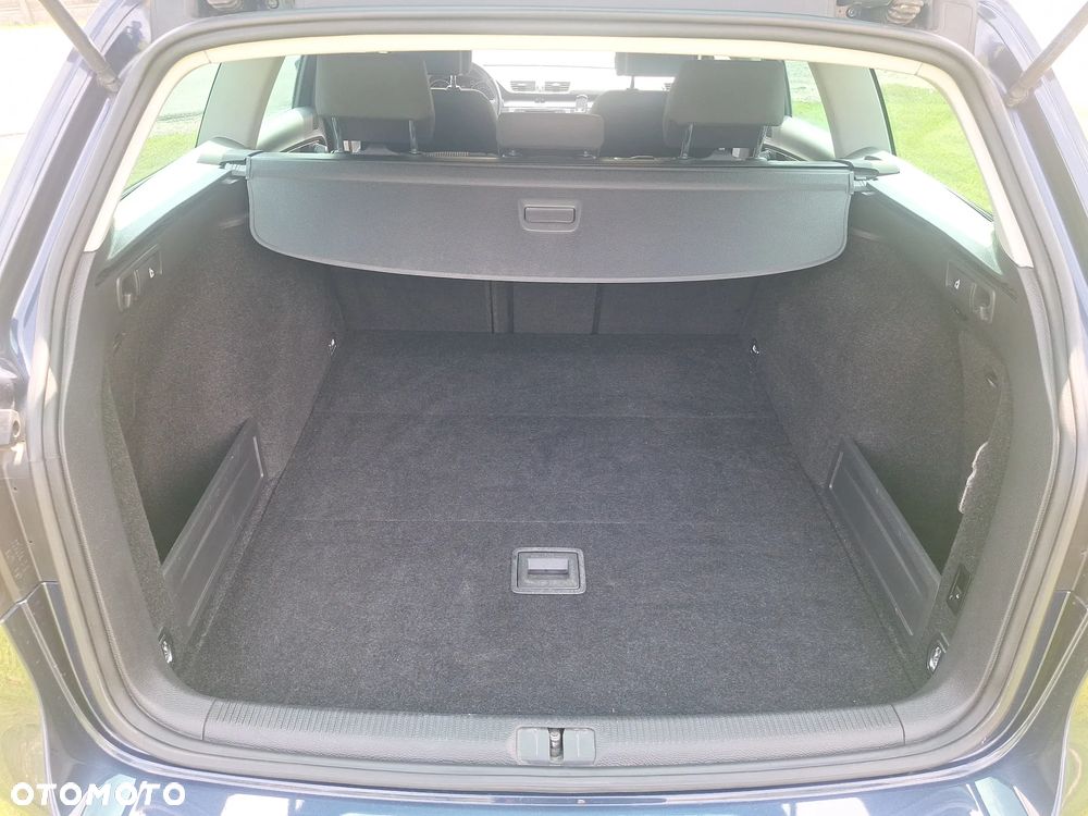 Volkswagen Passat 2.0 TDI DPF BlueMotion Technology Comfortline - 11