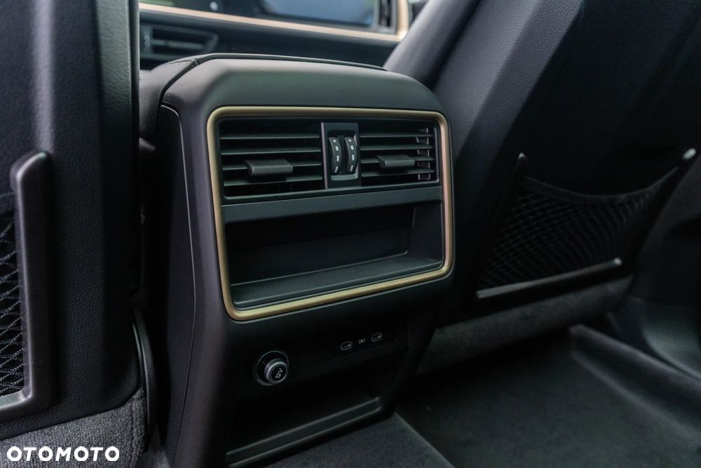 Porsche Cayenne E-Hybrid PHEV Black Edition - 26