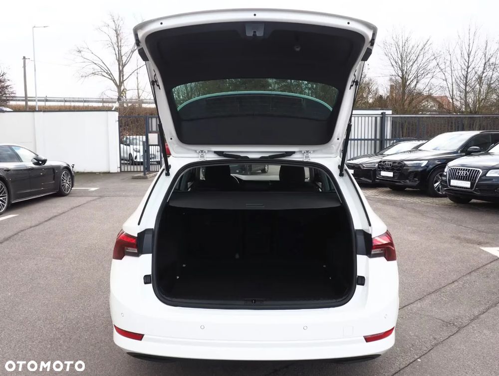 Skoda Octavia 2.0 TDI Drive Selection DSG - 23