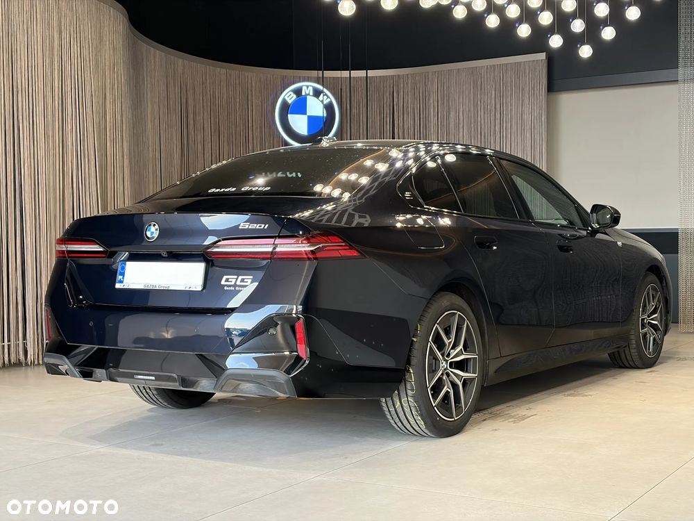 BMW Seria 5 520i mHEV M Sport - 5