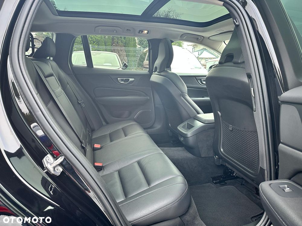 Volvo V60 B3 B DKG Momentum Pro - 9