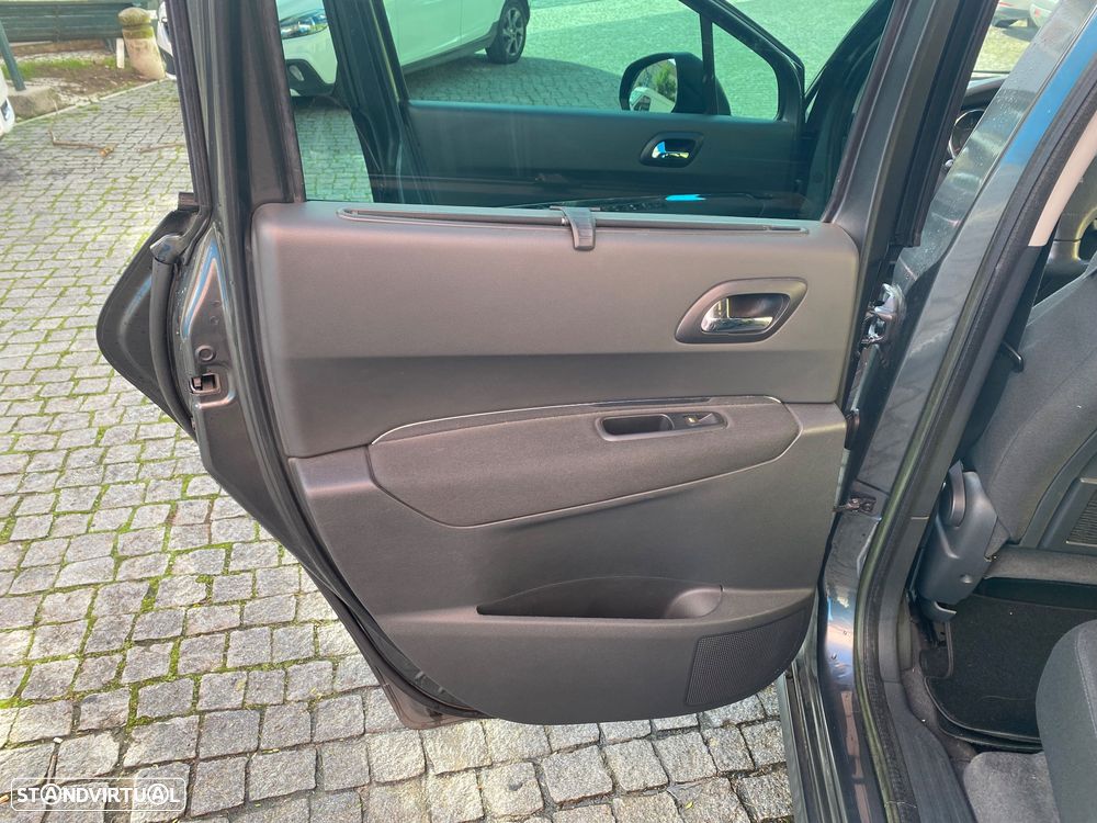 Peugeot 3008 1.6 HDi Active - 41