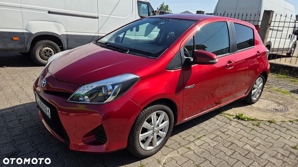 Toyota Yaris Hybrid 100 Sol - 1