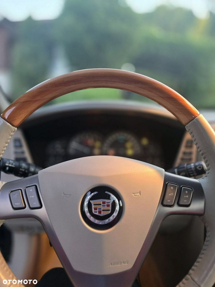 Cadillac XLR - 16