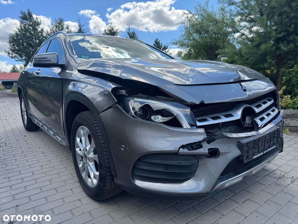 Mercedes-Benz GLA 250 4-Matic AMG Line - 6