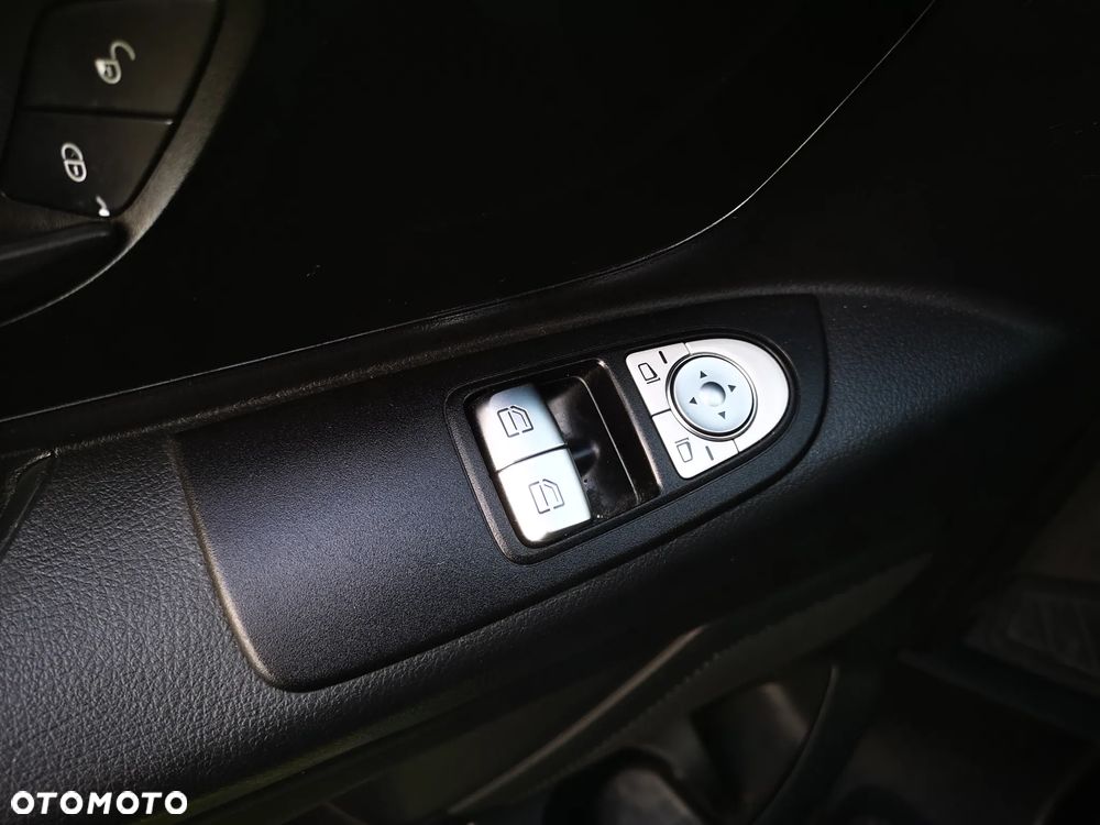 Mercedes-Benz Vito - 11