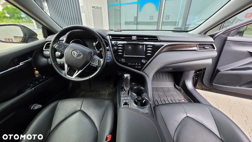 Toyota Camry 2.5 Hybrid Comfort CVT - 12