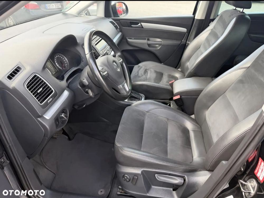 Volkswagen Sharan 2.0 TDI Comfortline DSG - 12