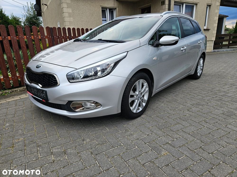Kia Ceed 1.6 CRDi 128 Dream Team Edition - 2