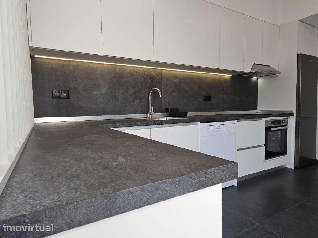 Apartamento T2 - Renovado - para Arrendamento - VILA DAS AVES - Grande imagem: 2/41