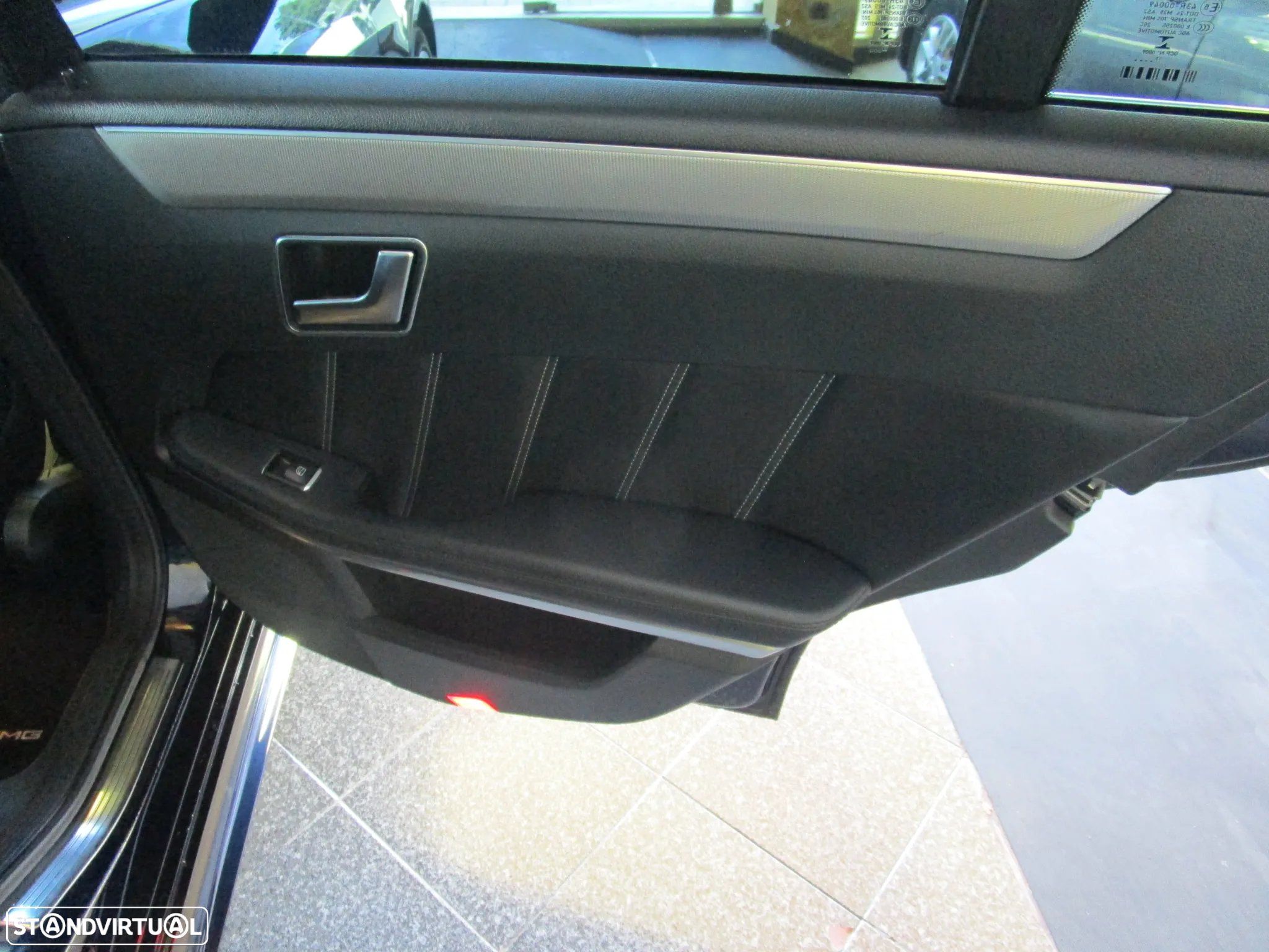 Mercedes-Benz E 300 Bluetec Hybrid Avantgarde - 17