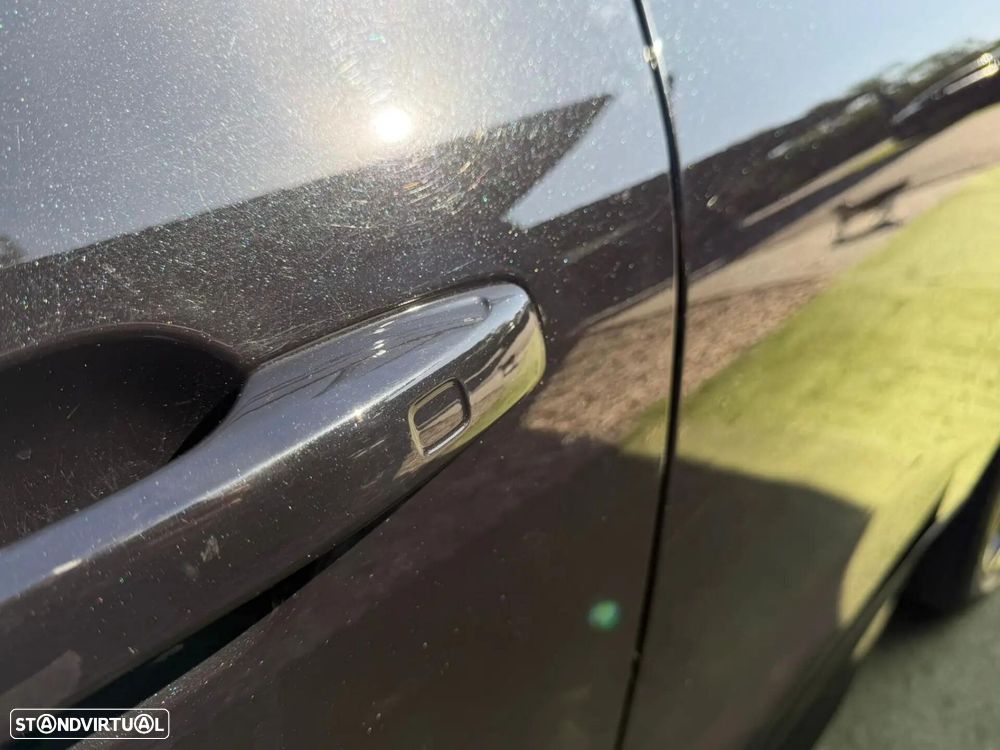 Volvo XC 60 2.0 T6 PHEV Black Edition - 9