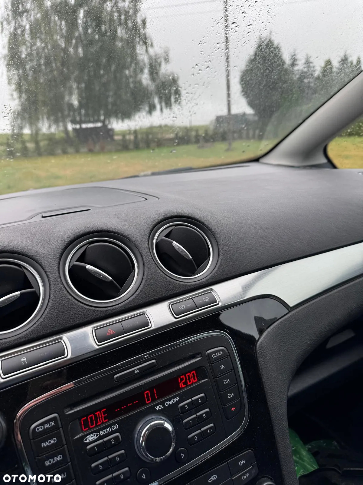 Ford S-Max - 12