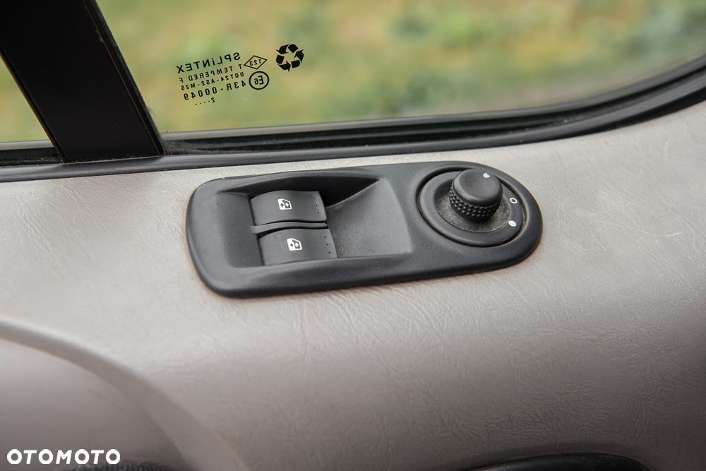 Renault Trafic - 12